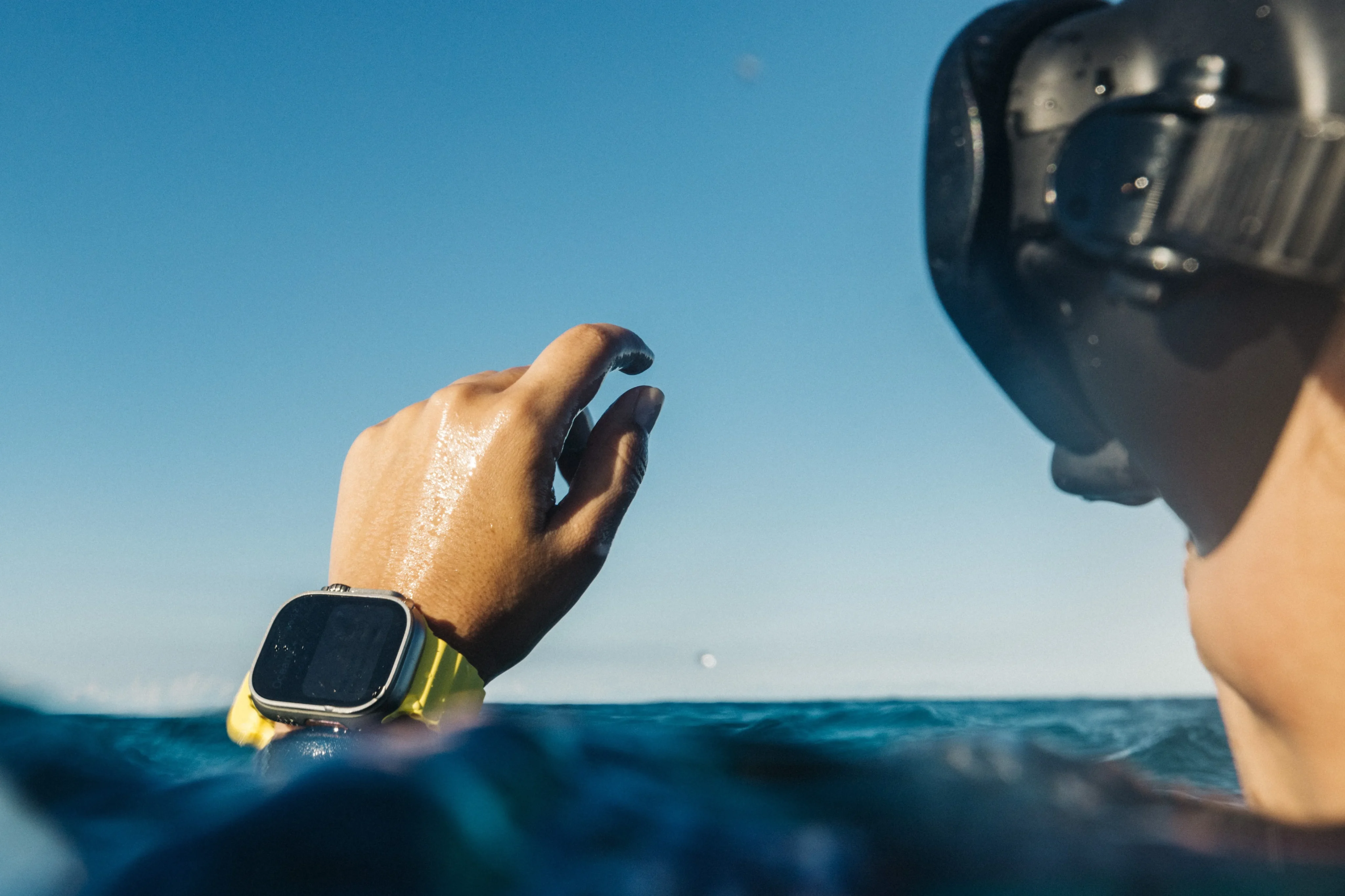 apple-watch-swimming-watchapplist-ocean